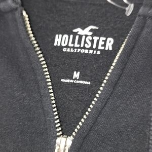 Hollister Men's Zip-Up Black Sweater